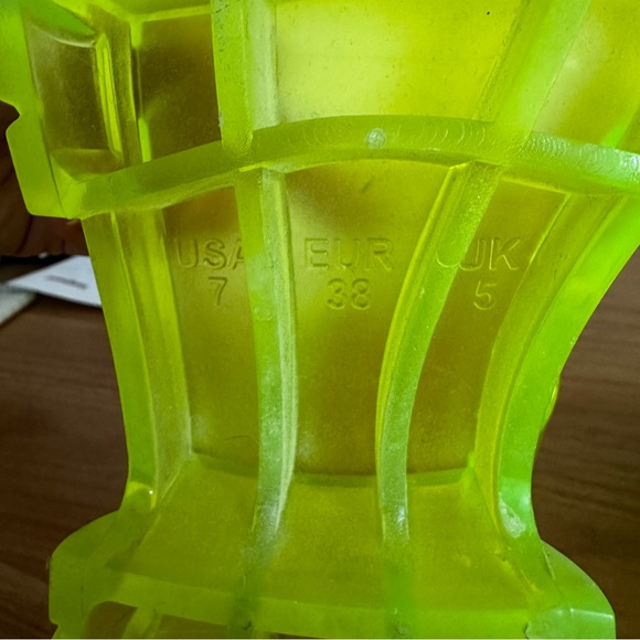 Urban outfitters neon yellow chunky jelly fisherman sandal size 7 - Picture 4 of 5